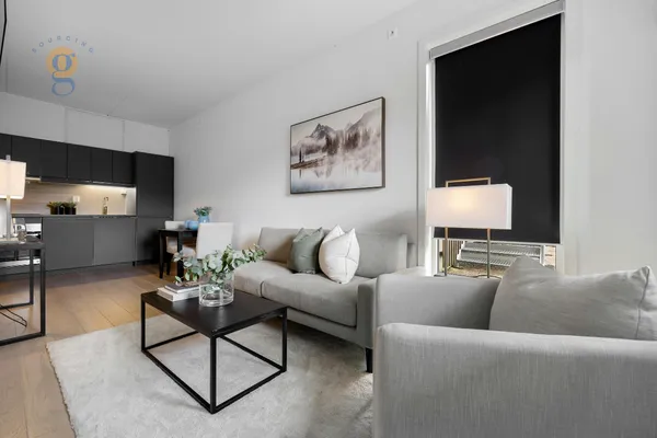 Apartment & Condo